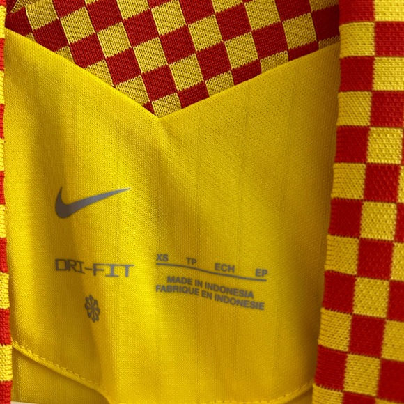 Liverpool FC 2021/22 Stadium Third - Picture 3 of 3